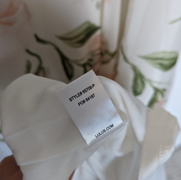 Lulus Romantic Possibilities white floral maxi dress- size large (fits like med) - Picture 7 of 11